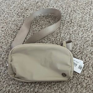 NWT lululemon everywhere beltbag